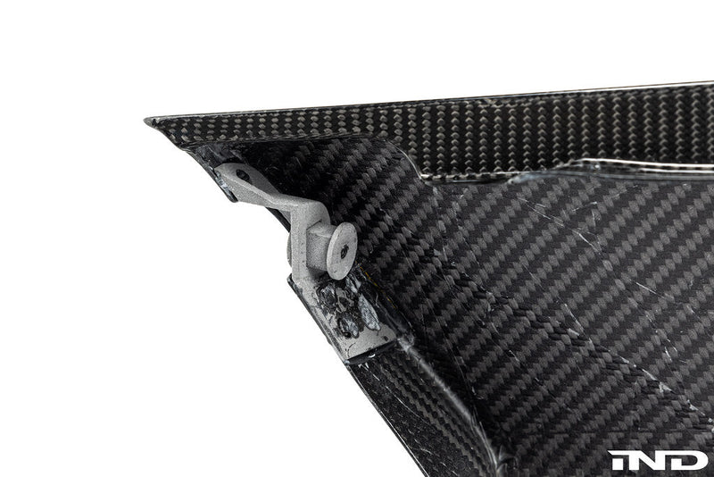 Load image into Gallery viewer, Karbonius E92 M3 Carbon OEM Style Fender Set
