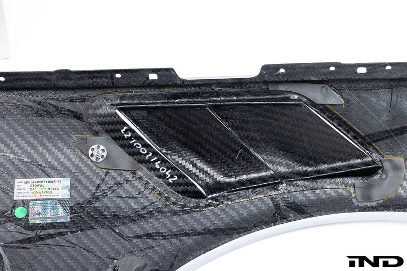 Load image into Gallery viewer, Karbonius G80 M3 Carbon Vented Front Fender Set
