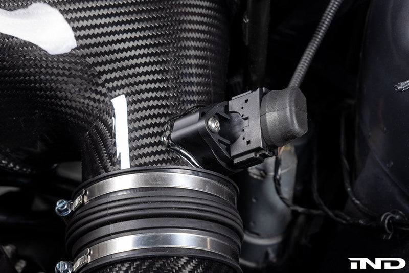 Load image into Gallery viewer, Eventuri E46 M3 Hybrid Carbon Airbox System
