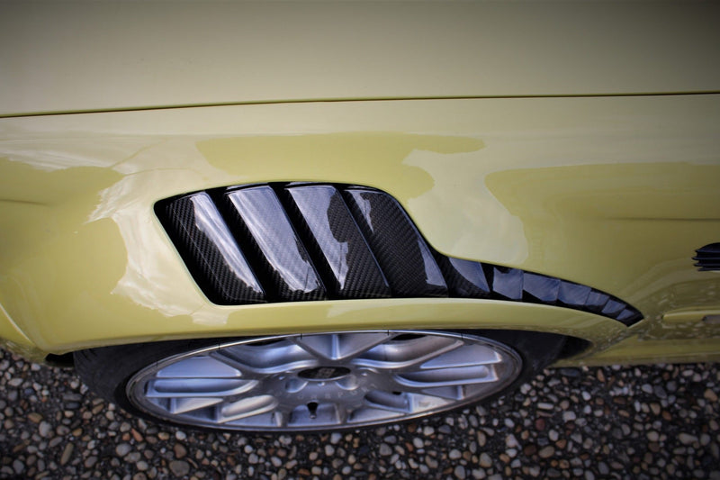 Load image into Gallery viewer, Karbonius E46 M3 Carbon Vented Fender Set

