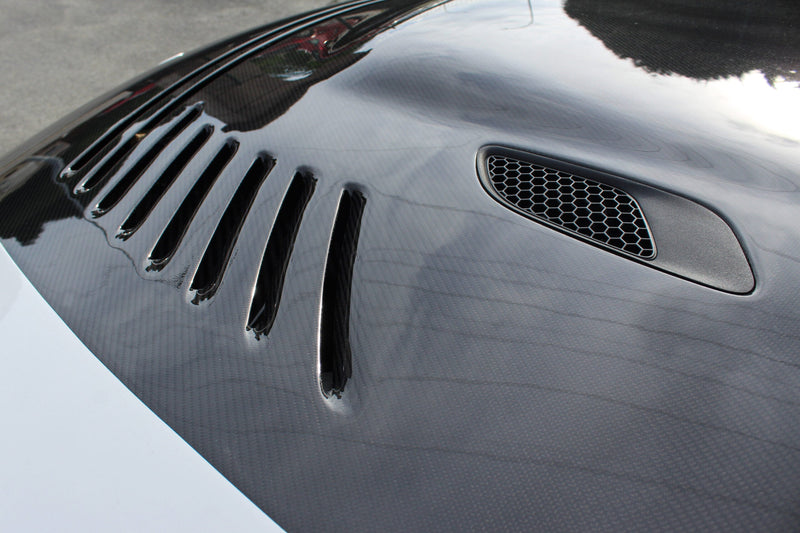 Load image into Gallery viewer, Karbonius E92 M3 Carbon Vented Hood
