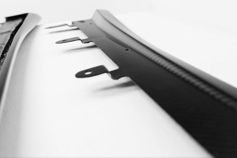 Load image into Gallery viewer, TREVORA G87 M2 Carbon Flat Side Skirt Set
