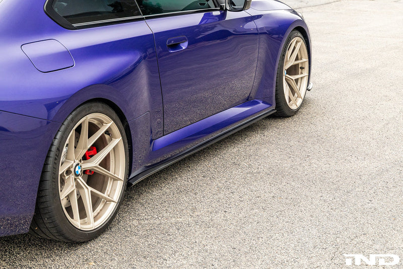 Load image into Gallery viewer, TREVORA G87 M2 Carbon Flat Side Skirt Set

