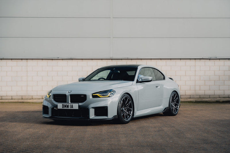 Load image into Gallery viewer, TREVORA G87 M2 Carbon Front Splitter with Winglets
